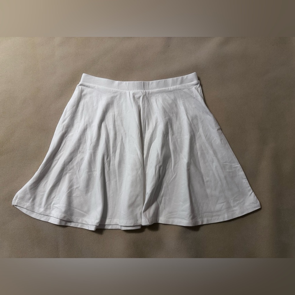 #1147 Forever 21 Classic White Skirt Sz Large